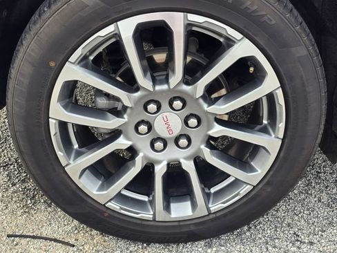 Used 2023 GMC Acadia Denali w/ Denali Ultimate Package FWD image 10
