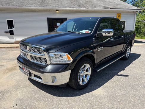 Used 2017 RAM 1500 Laramie w/ Convenience Group AWD/4WD image 1