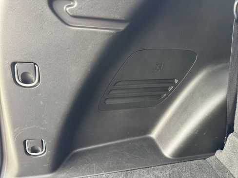 Used 2019 Chevrolet Traverse LT w/ LT Premium Package image 24