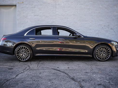 Used 2022 Mercedes-Benz S 580 S 580 w/ AMG Line Package image 17