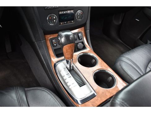 Used 2011 Buick Enclave CXL image 25