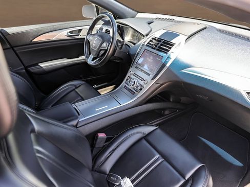 Used 2020 Lincoln MKZ FWD image 27
