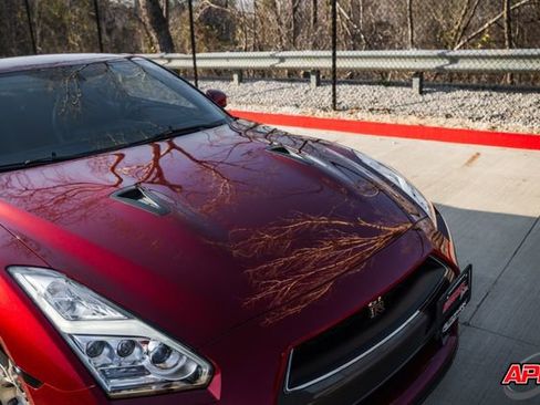 Used 2015 Nissan GT-R Premium image 27
