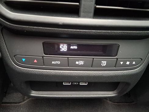 Used 2023 Honda Pilot Touring image 14