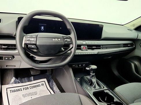 Used 2025 Kia K4 FWD image 12
