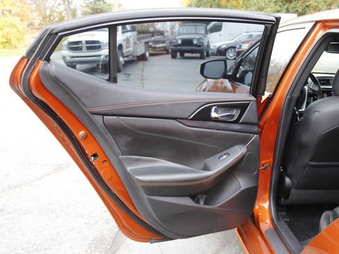 Used 2019 Nissan Maxima SR w/ Premium Package image 34