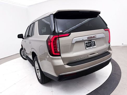 Used 2022 GMC Yukon SLT w/ SLT Premium Package image 8