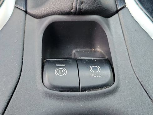 Used 2024 Toyota Corolla Cross LE FWD image 35