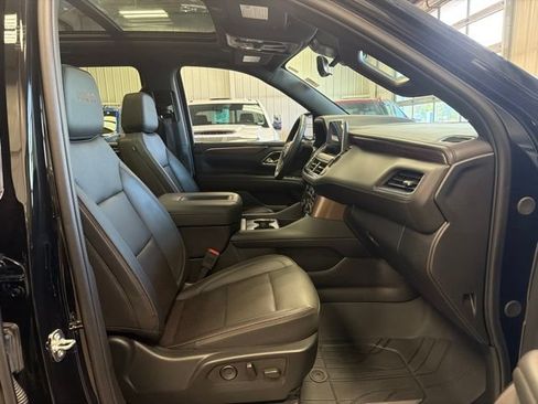 Used 2024 Chevrolet Suburban High Country AWD/4WD image 24