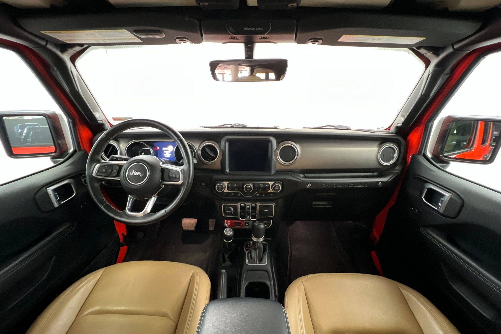 Used 2018 Jeep Wrangler Unlimited Rubicon AWD/4WD image 9
