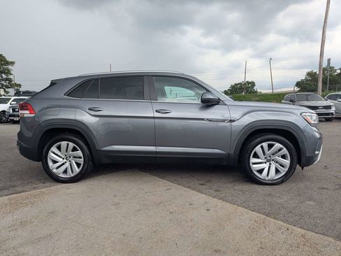 Used 2021 Volkswagen Atlas Cross Sport SE w/ Panoramic Sunroof Package AWD/4WD image 4