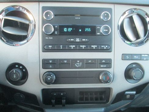 Used 2015 Ford F250 XLT w/ XLT Premium Package image 15