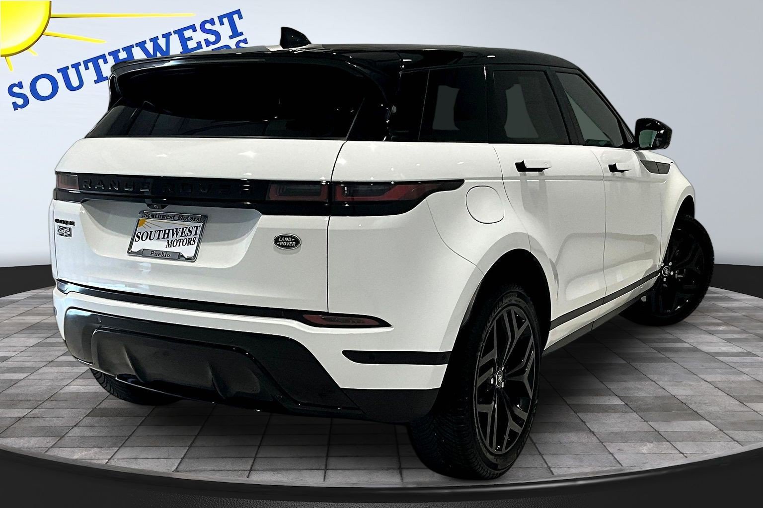 Used 2021 Land Rover Range Rover Evoque SE AWD/4WD image 7