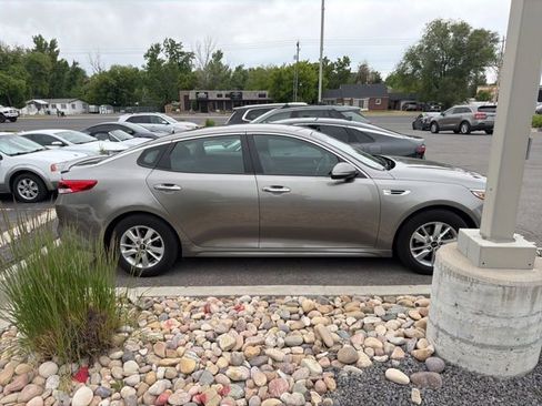 Used 2016 Kia Optima LX FWD image 4