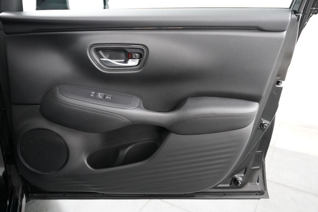 Used 2025 Honda HR-V LX image 32