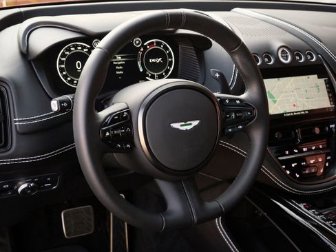 Used 2021 Aston Martin DBX AWD/4WD image 11