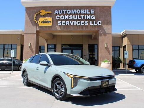 Used 2025 Kia K4 FWD image 1