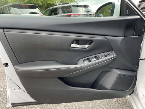 Used 2024 Nissan Sentra SV FWD image 16