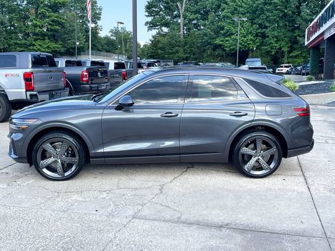 Used 2023 Genesis GV70 2.5T w/ Sport Prestige Package AWD/4WD image 3
