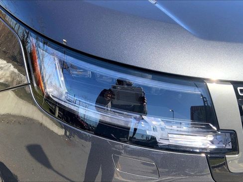 New 2026 Land Rover Range Rover SE image 13