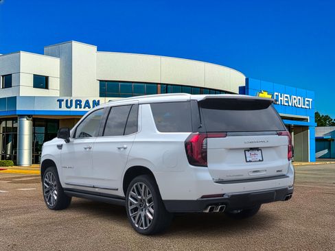 Used 2025 GMC Yukon Denali Ultimate w/ LPO, Floor Liner Package AWD/4WD image 3