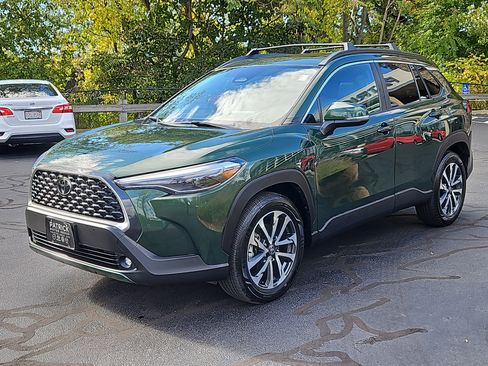 Used 2023 Toyota Corolla Cross XLE image 22