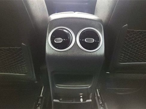 Used 2025 Mercedes-Benz GLA 250 4MATIC image 42