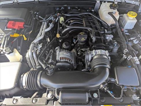 Used 2022 Jeep Gladiator Sport image 21