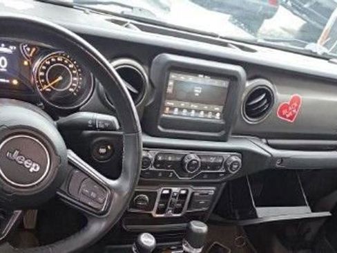 Used 2023 Jeep Gladiator Sport AWD/4WD image 2