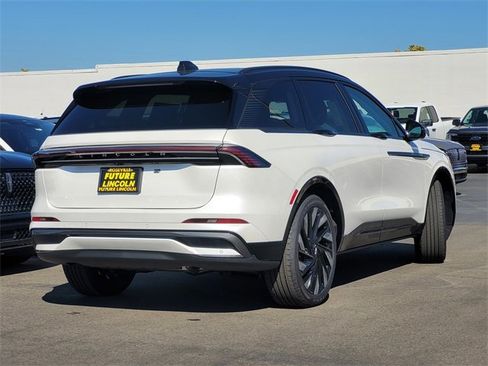 New 2026 Lincoln Nautilus Reserve image 4