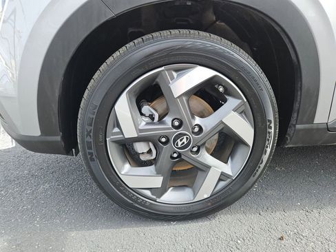 Used 2025 Hyundai Venue SEL FWD image 28