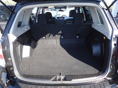 Used 2018 Subaru Forester 2.5i Premium AWD/4WD image 12