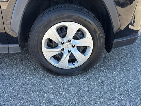 Used 2024 Toyota RAV4 LE image 9