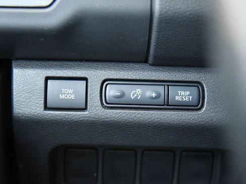 Used 2022 Nissan Frontier Pro-X RWD image 30