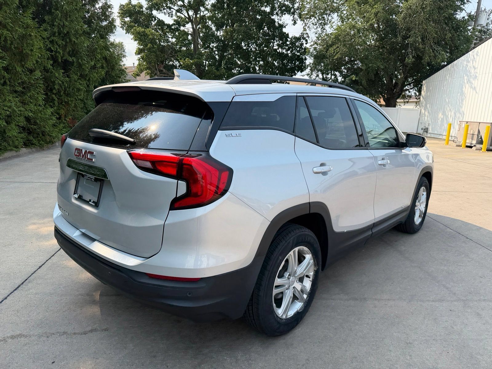 Used 2020 GMC Terrain SLE w/ Driver Convenience Package FWD image 30