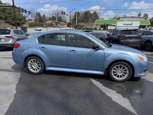 Used 2010 Subaru Legacy 2.5i AWD/4WD image 5