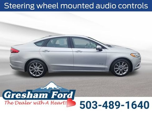 Used 2017 Ford Fusion SE FWD image 7