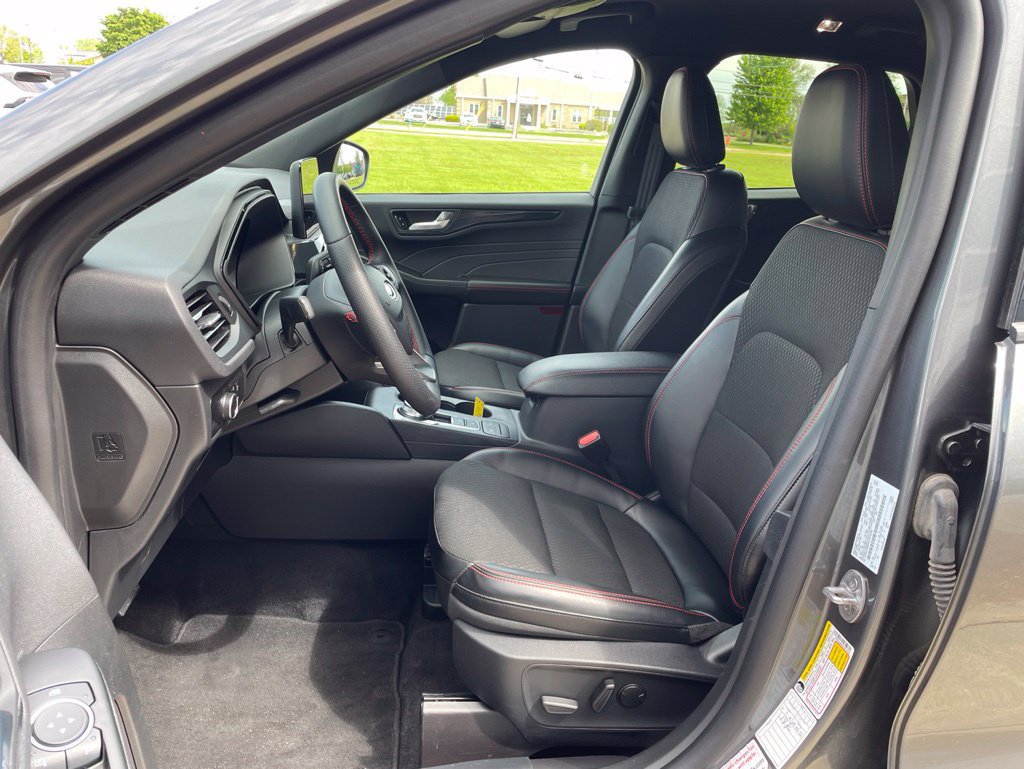 Used 2025 Ford Escape ST-Line AWD/4WD image 8