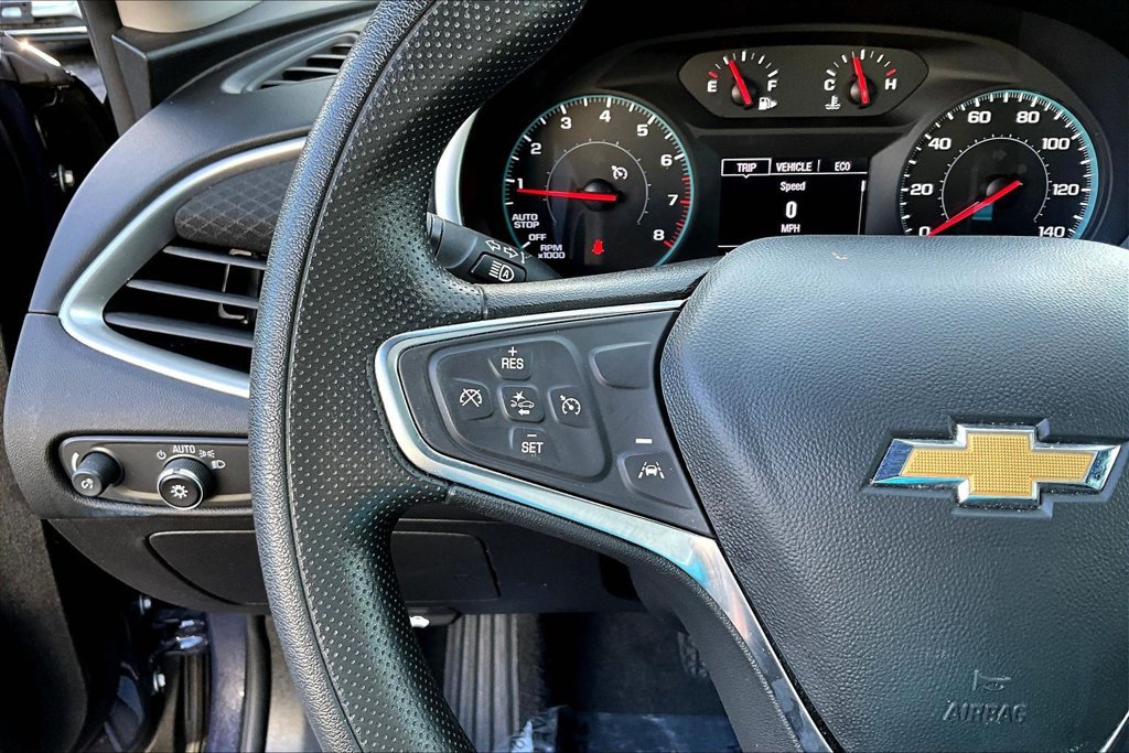 Used 2025 Chevrolet Malibu LT FWD image 12