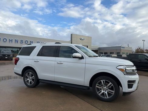 Used 2024 Ford Expedition Limited image 5