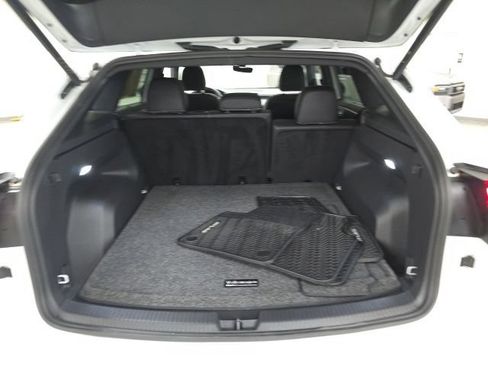 Used 2025 Volkswagen Atlas Cross Sport SEL AWD/4WD image 10