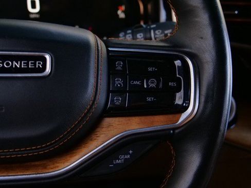 Used 2022 Jeep Grand Wagoneer Series III w/ Rear Seat Video Group 1 image 20