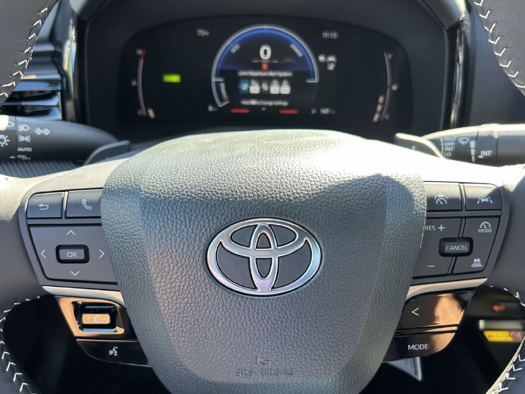 New 2026 Toyota Camry Hybrid FWD image 27