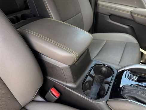 Used 2025 Chevrolet Colorado ZR2 AWD/4WD image 22