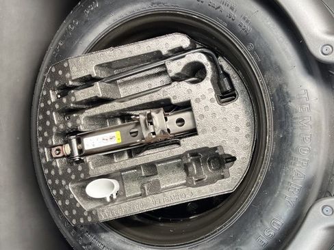 Used 2014 Jeep Grand Cherokee Limited image 15