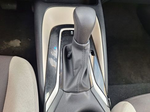 Used 2023 Toyota Corolla LE image 18