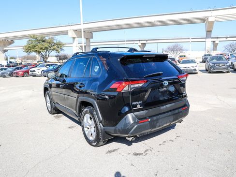 Certified 2021 Toyota RAV4 XLE w/ Convenience Package image 9