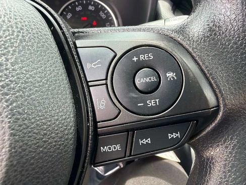 Used 2022 Toyota RAV4 LE AWD/4WD image 27