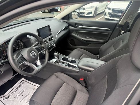 Used 2022 Nissan Altima 2.5 SV FWD image 11