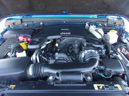 Used 2021 Jeep Gladiator Rubicon image 9